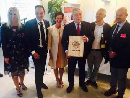 CALUSO - Al Parlamento Europeo un brindisi con l'Erbaluce