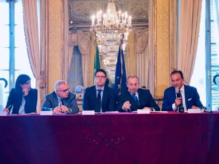 MIGRANTI - Siglato l'accordo in Regione per il progetto di rimpatri volontari