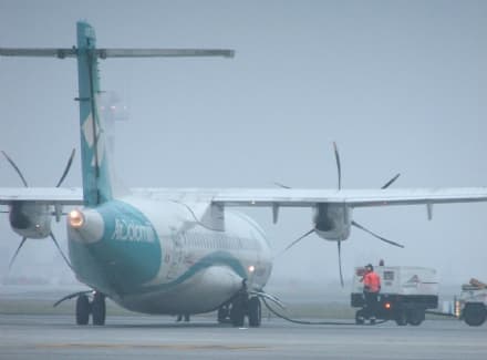 CASELLE - Scende la nebbia: voli dirottati a Genova e Milano