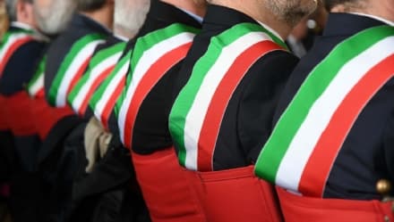 VACCINI COVID - Uncem: «I sindaci devono essere vaccinati al più presto»