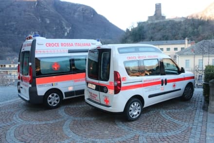 PONT CANAVESE - Inaugurati i due nuovi mezzi della Croce Rossa - FOTO