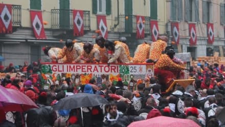 CARNEVALE DI IVREA - VINCONO LE PICCHE, SECONDI I DIAVOLI, TERZI I TUCHINI