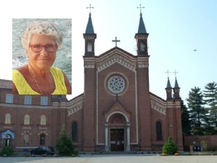 CASTELLAMONTE - Dolore al liceo per l'addio alla bidella Stella