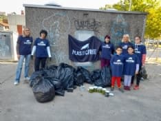 CASTELLAMONTE - Un gesto concreto per l'ambiente: i volontari Plastic Free ripuliscono la città - FOTO