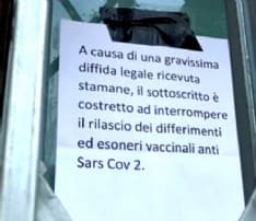 BORGARO - Medico negazionista della pandemia firma esoneri dal vaccino: Asl e carabinieri indagano