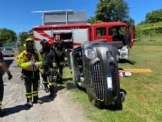 AGLIE' - Incidente in frazione Santa Maria, auto ruote all'aria: una donna ferita - FOTO