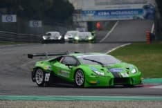 MOTORI - Lorenzo Veglia sul podio del «Tricolore Gran Turismo» a Monza