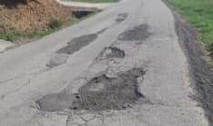 RIVARA - Cade con la bici in una buca dell'asfalto: femore rotto