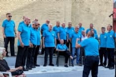 PONT CANAVESE - Pioggia di applausi per «Cantando sotto le torri» - FOTO