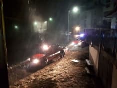 CERESOLE REALE - A fuoco una casa: intervento dei pompieri