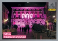 IVREA - Le figurine del Giro d'Italia in regalo ai bimbi ricoverati