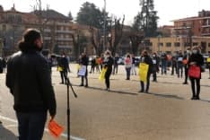 CUORGNE' - Commercianti e partite Iva in piazza: «Chiediamo solo di essere ascoltati». Pronti anche alla disobbedienza fiscale