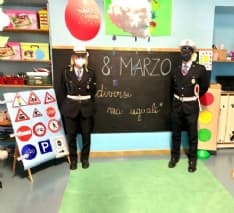 PONT CANAVESE - I bimbi a lezione di educazione civica con la polizia locale
