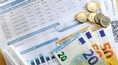 IVREA - Rifondazione in piazza contro l'aumento delle bollette