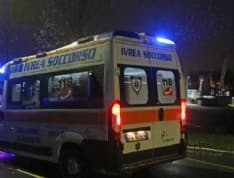 IVREA - Si uccide a 25 anni lanciandosi dal balcone di casa: inutili tutti i soccorsi