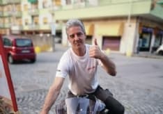 IVREA-BANCHETTE - Giovane papà muore in seguito a una caduta in casa: in lacrime per Fabio Blefari