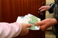 SAMONE - «Pagate o vostro figlio sarà arrestato»: finto carabiniere truffa due anziani