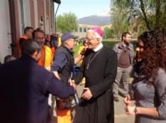 CASTELLAMONTE - Il vescovo ha promosso «Trash Art Gallery»