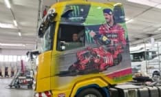 CHIVASSO - Esplode la «Pecco-mania»: azienda di Vicenza colora il camion con le immagini del pilota campione del mondo
