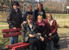 BOLLENGO - Una panchina rossa nel parco giochi di via delle Scuole