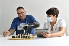 CASTELLAMONTE - Una mano bionica dopo l'infortunio sul lavoro: la storia di Salvatore Arena - FOTO e VIDEO