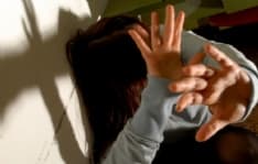 BUROLO - Violenza sessuale sulla commessa: 57enne a processo