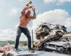 STRESS - CarSmash, per chi vorrebbe «spaccare tutto»