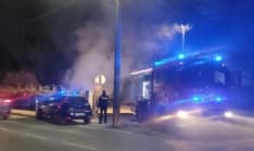 RIVAROLO CANAVESE - Auto avvolta dalle fiamme durante la marcia: intervento dei vigili del fuoco - FOTO