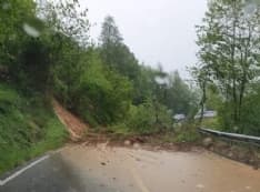 PRASCORSANO-CUORGNE' - Maltempo, frana sulla provinciale 42: strada bloccata - FOTO