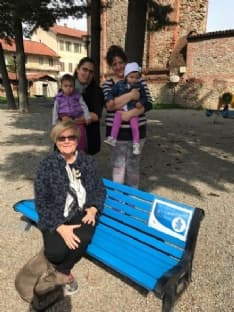 CASTELLAMONTE - La panchina blu per la giornata sull'autismo