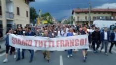 PAVONE CANAVESE - Una folla alla fiaccolata di solidarietà per Franco - FOTO E VIDEO