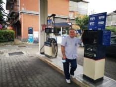 LEINI - Dopo 63 anni chiude la storica stazione di servizio. Un pezzo di storia che se ne va