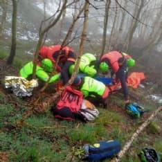 CHIESANUOVA - Cade con la moto nel bosco del Belice, 22enne salvato dal soccorso alpino - FOTO