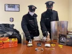 CHIVASSO - 45enne arrestato dai carabinieri di Montanaro per coltivazione e detenzione di droga