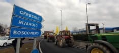 LOMBARDORE-FELETTO - Trattori sulla 460 contro la variante: «Serve un tracciato alternativo che non uccida l'agricoltura» - FOTO e VIDEO