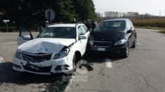 AGLIE' - Ancora un incidente sulla Sp41. E la rotonda? - FOTO