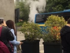 TORRE CANAVESE - Fumo dal motore del pullman, paura sulla linea Rivarolo-Ivrea. Pronto intervento dell'autista determinante - FOTO