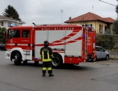 VALPERGA - Incendio tetto in piazza Pastore, pronto intervento dei vigili del fuoco - FOTO