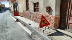 MONTALENGHE - Via Roma messa in sicurezza: al lavoro per i nuovi marciapiedi - FOTO