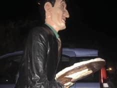 CASELLE - Ladri scatenati rubano anche la statua di Totò...