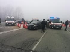 AGLIE' - Ennesimo incidente stradale all'ingresso del paese: tre mezzi distrutti e due feriti - FOTO