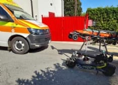 CUORGNE' - In contromano col monopattino si schianta contro un'auto: ragazzo ferito - FOTO