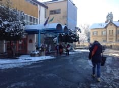 CASTELLAMONTE - Scuola al freddo: il preside chiude e manda tutti gli alunni a casa - FOTO