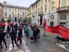IVREA - Dipendenti Wind-Tre in piazza contro il piano industriale