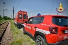 CHIVASSO - Treno merci investe e uccide un uomo: traffico bloccato