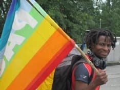 CANAVESE - La marcia di John Mpaliza per i diritti: «Restiamo Umani»