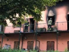 IVREA - Incendio devasta abitazione: pensionata lievemente intossicata