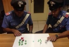 VALPERGA - Droga in tasca: carabinieri denunciano 23enne