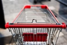 FOOD - I prezzi volano e i carrelli si svuotano