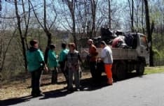 BORGIALLO - Donne per la Valle Sacra in azione contro i «maiali»